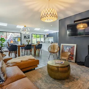  Holiday home Vallance House